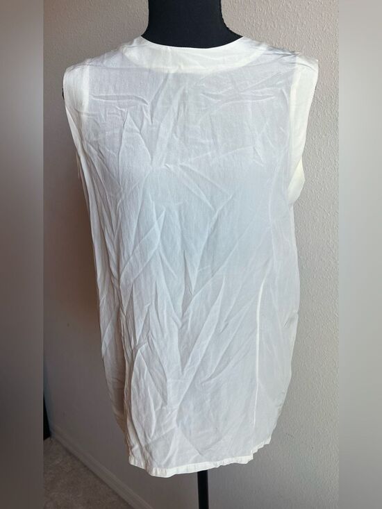 Casual Corner Tops - Vintage 90’s Casual Corner Ivory 100% Silk Sleeveless Top